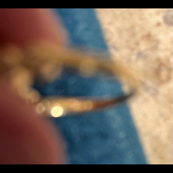 Beautiful ring - Picture 4 of 4